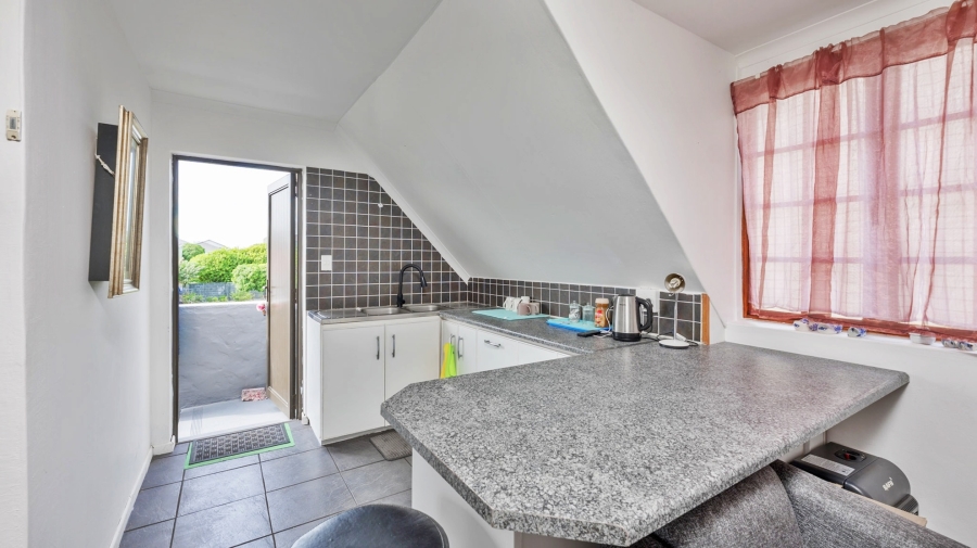 5 Bedroom Property for Sale in Struisbaai Western Cape